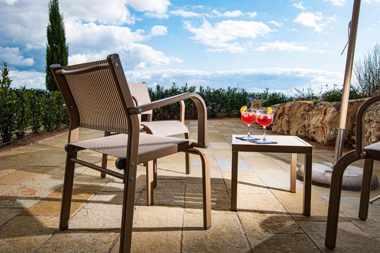 Castello Bonaria Wine & Spa Resort กัมปีลยา มาริตติมา ภายนอก รูปภาพ