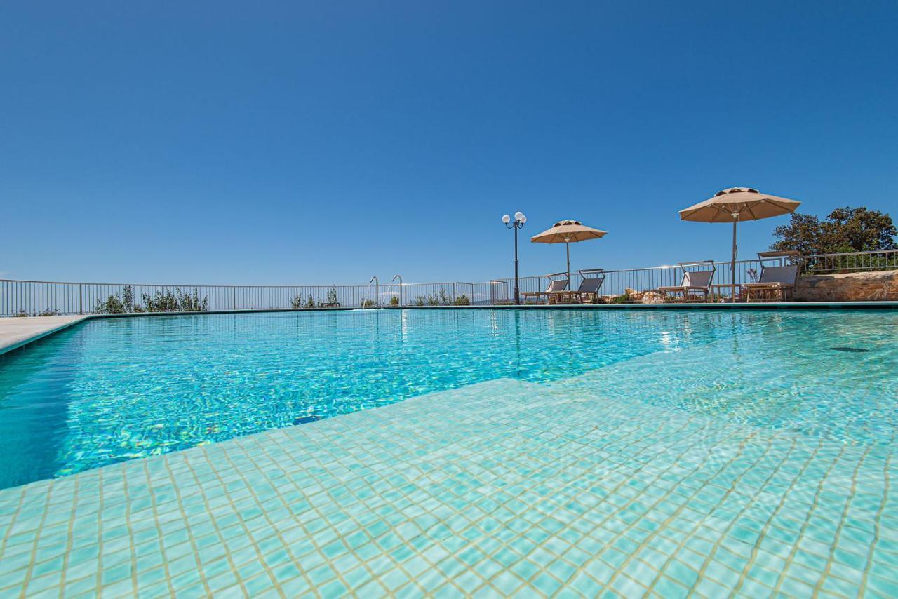Castello Bonaria Wine & Spa Resort กัมปีลยา มาริตติมา ภายนอก รูปภาพ
