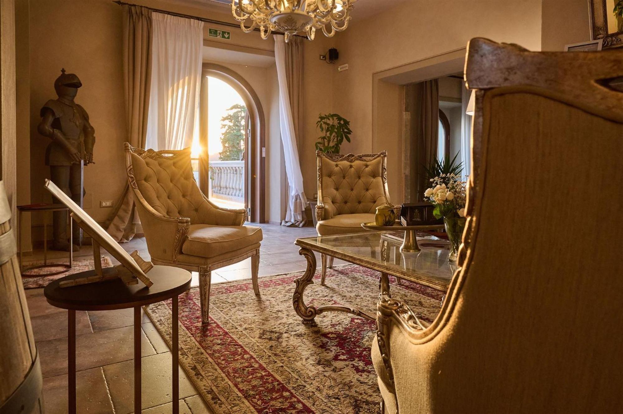 Castello Bonaria Wine & Spa Resort กัมปีลยา มาริตติมา ภายนอก รูปภาพ